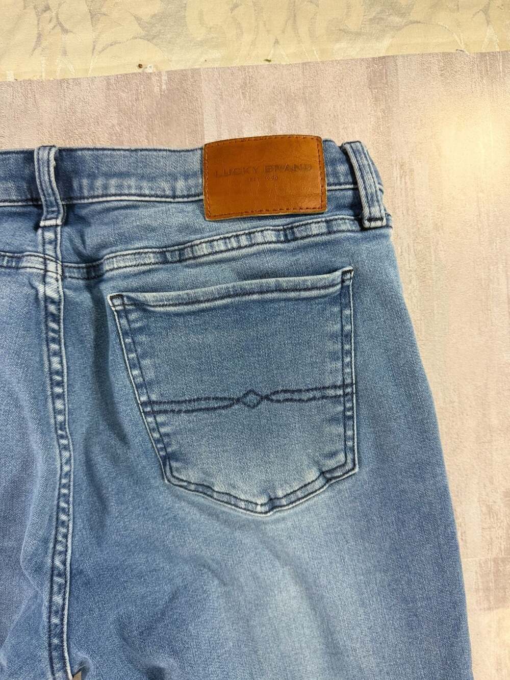 Lucky Brand 14/32A Wide Leg Flare Denim Jeans Medium Wash - Picture 6 of 7